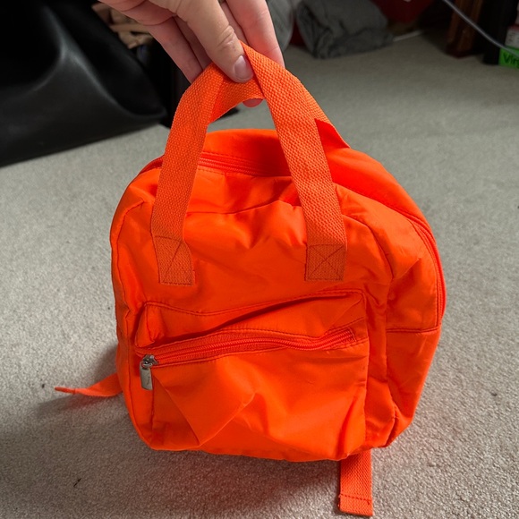 Mini back pack - Picture 4 of 6